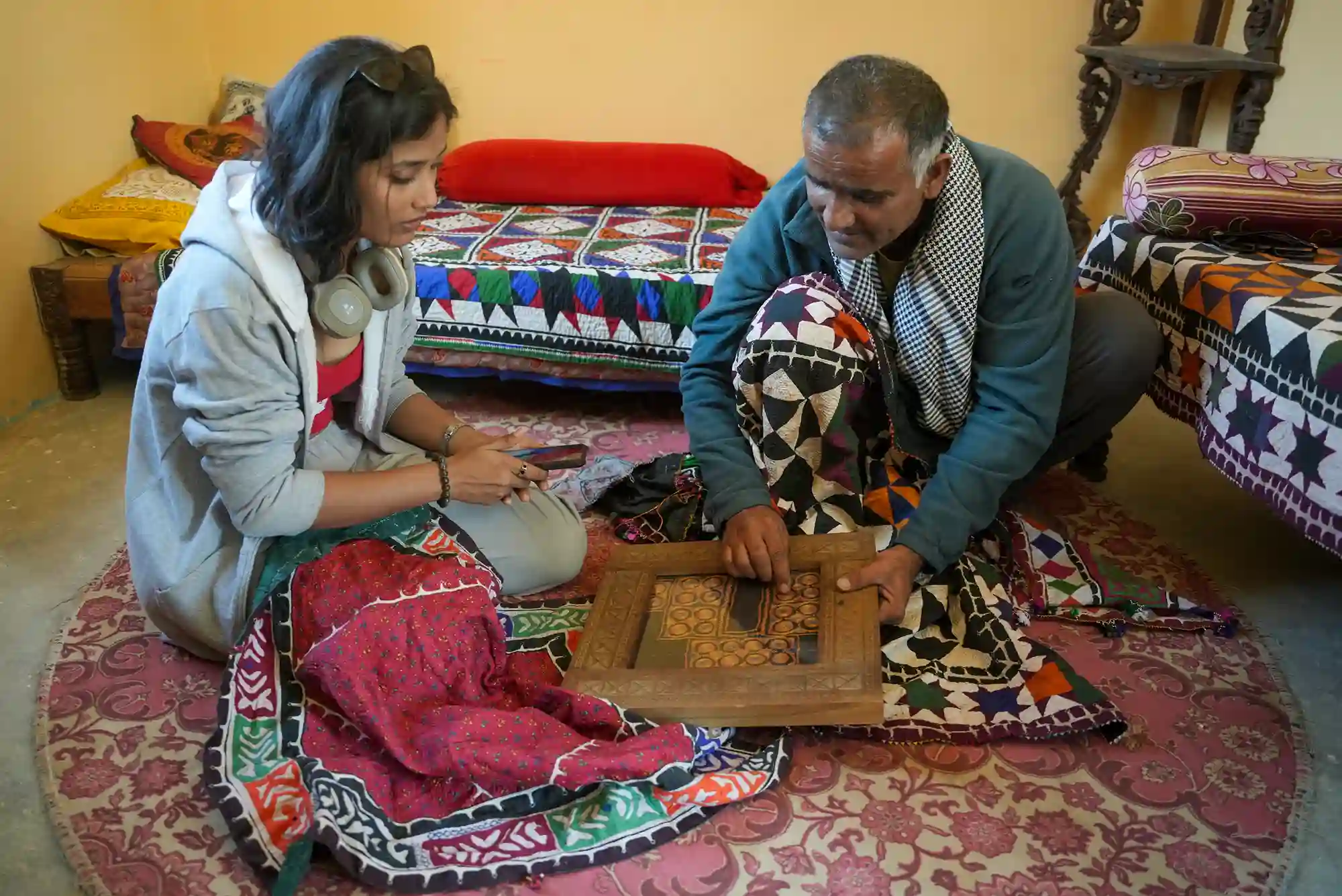Sindhi Ralli textile art being explained by meer khan at Dreamtime Bungalows